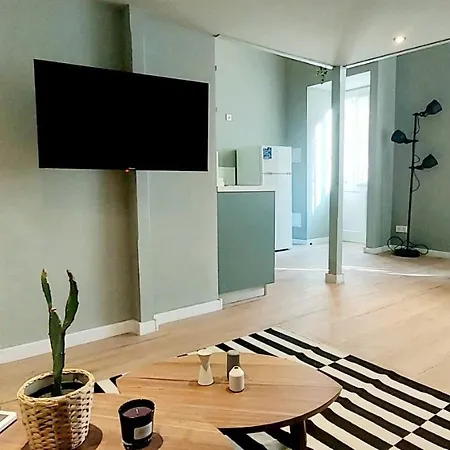 Apartment A+ Downtown Akacfa *