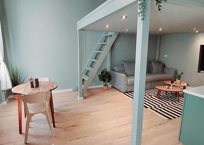 A+ Downtown Akacfa * ブダペスト